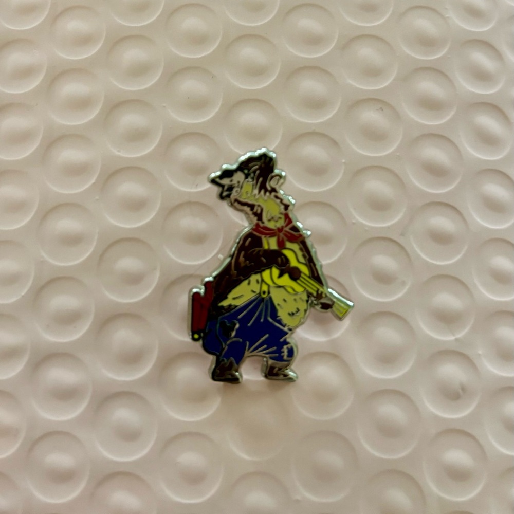 Country Bears Hidden Mickey Pin
